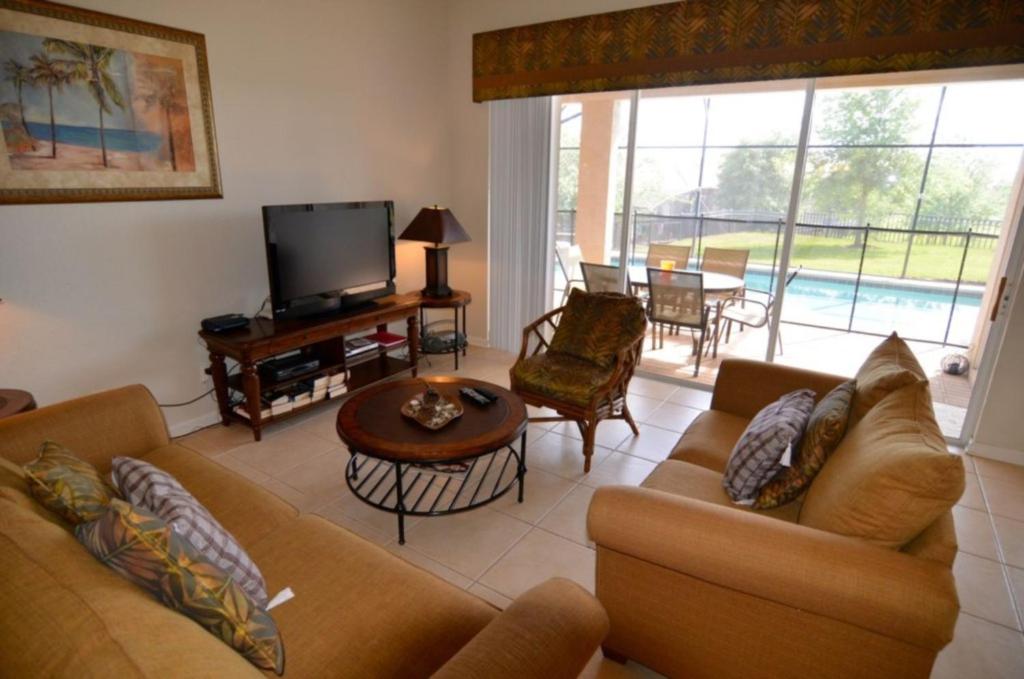 Picture Renting Your Own Luxury Villa on the Exclusive Windsor Hills Resort close to Disney Orlando Villa 2787 - image 3