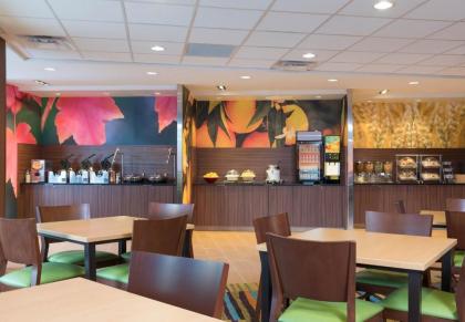 Fairfield Inn & Suites by Marriott Orlando Kissimmee/Celebration - image 2