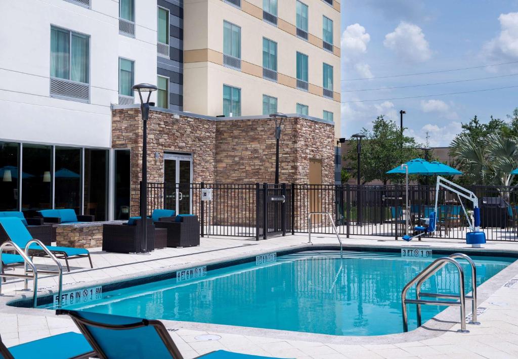 Fairfield Inn & Suites by Marriott Orlando East/UCF Area - image 4