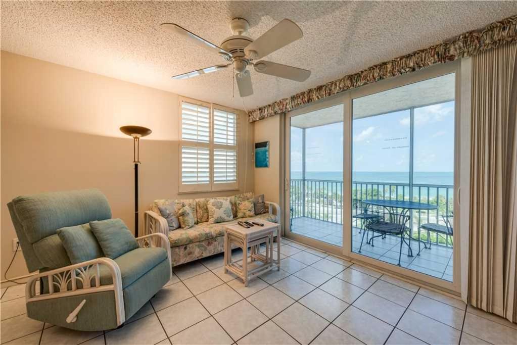 Bonita Beach & Tennis 2706 Studio 7th Floor Sleeps 4 Heated Pools - main image