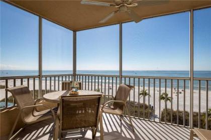 Estero Island Beach Villas 401 2 Bedrooms Beach Front WiFi Sleeps 6 Fort myers Beach