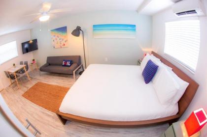 St. Pete Beach Suites - image 4