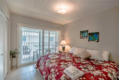 Shore Haven Unit 5A 2 Bedroom WIFI Gulf View Sleeps 4 - image 4