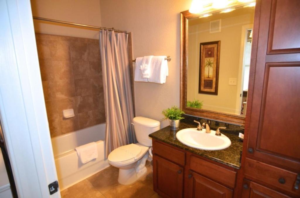 Luxury 5 Star Home on Bella Piazza Resort Minutes from Disney World Orlando Apartment 2692 - image 4