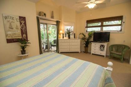 Castaway Cottage ( Sanibel Shores on Cardium Street) - image 4