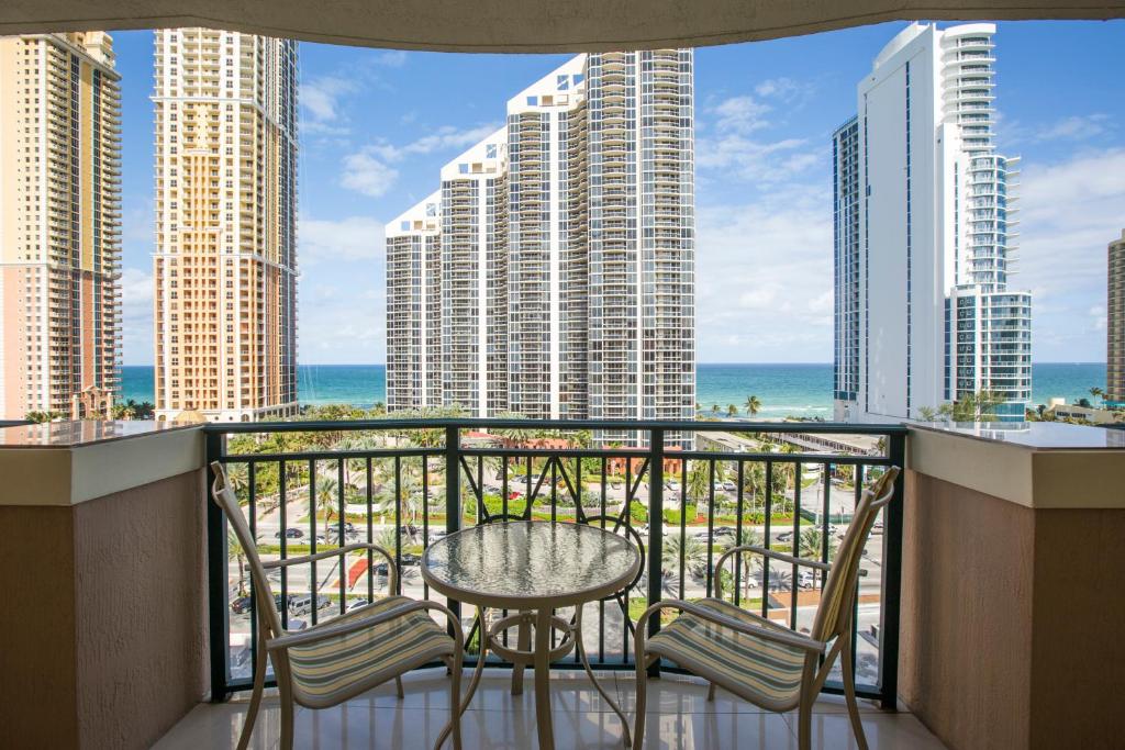 Apartment By Great Sunny Isles Lodging - main image