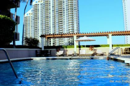 Apartment By Great Sunny Isles Lodging - image 2