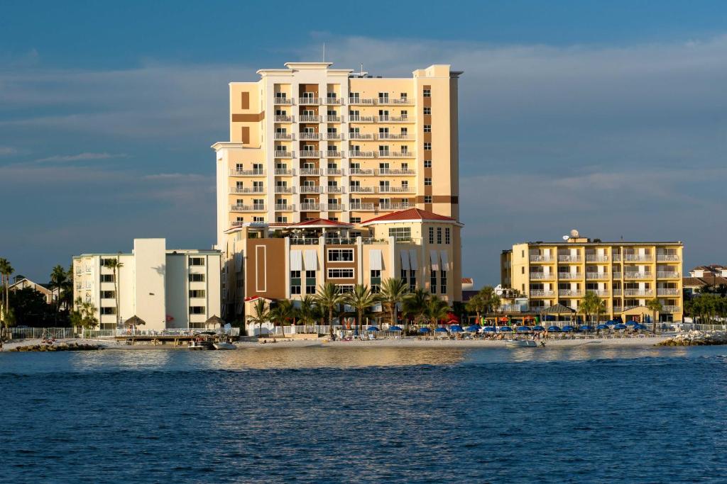 Hampton Inn and Suites Clearwater Beach - image 2