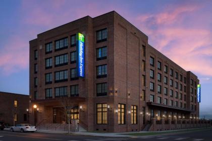 Holiday Inn Express Pensacola Downtown an IHG Hotel - image 2