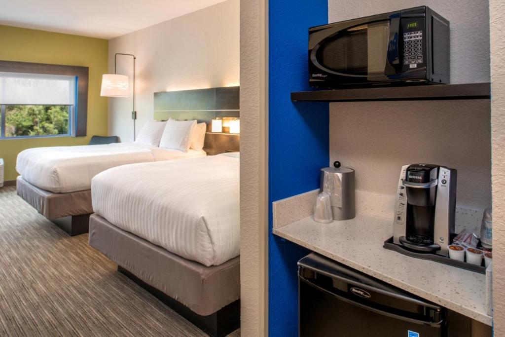 Holiday Inn Express & Suites - Tampa North - Wesley Chapel an IHG Hotel - image 4