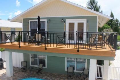 Apartment in Holmes Beach Florida