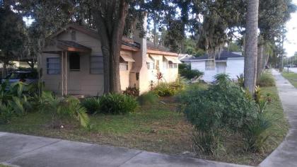 1 Beige Cozy Bungalow and 1 White Cozy Efficiency Cottage in titusville titusville Florida