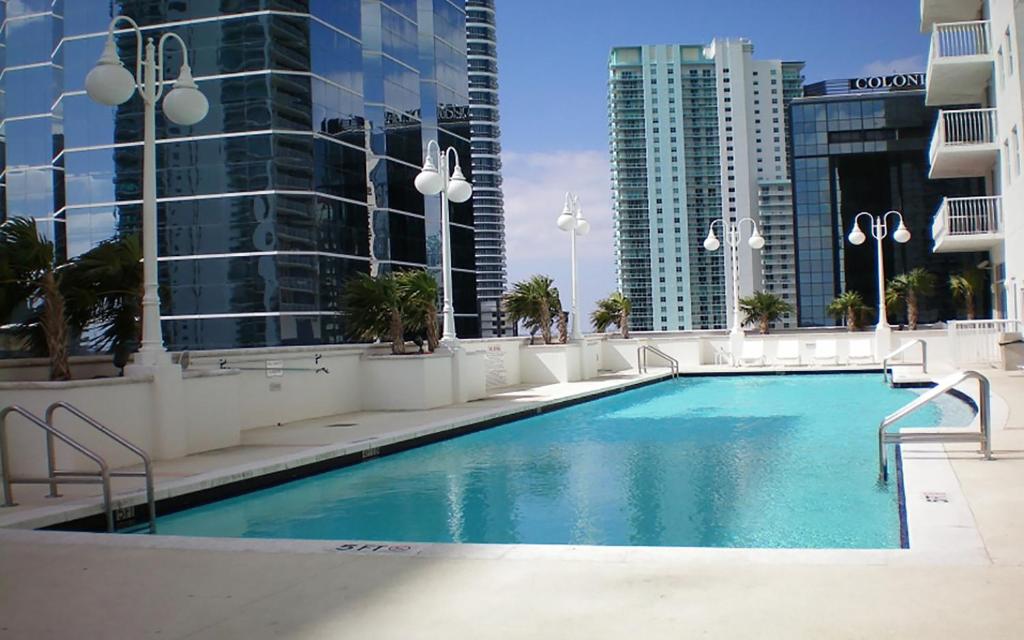 Luxury Apartment in Brickell - main image