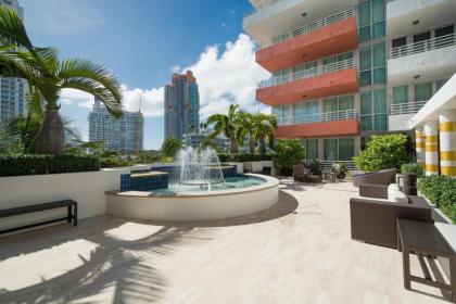 Miami Beachfront Hotel Studio with Balcony - image 3