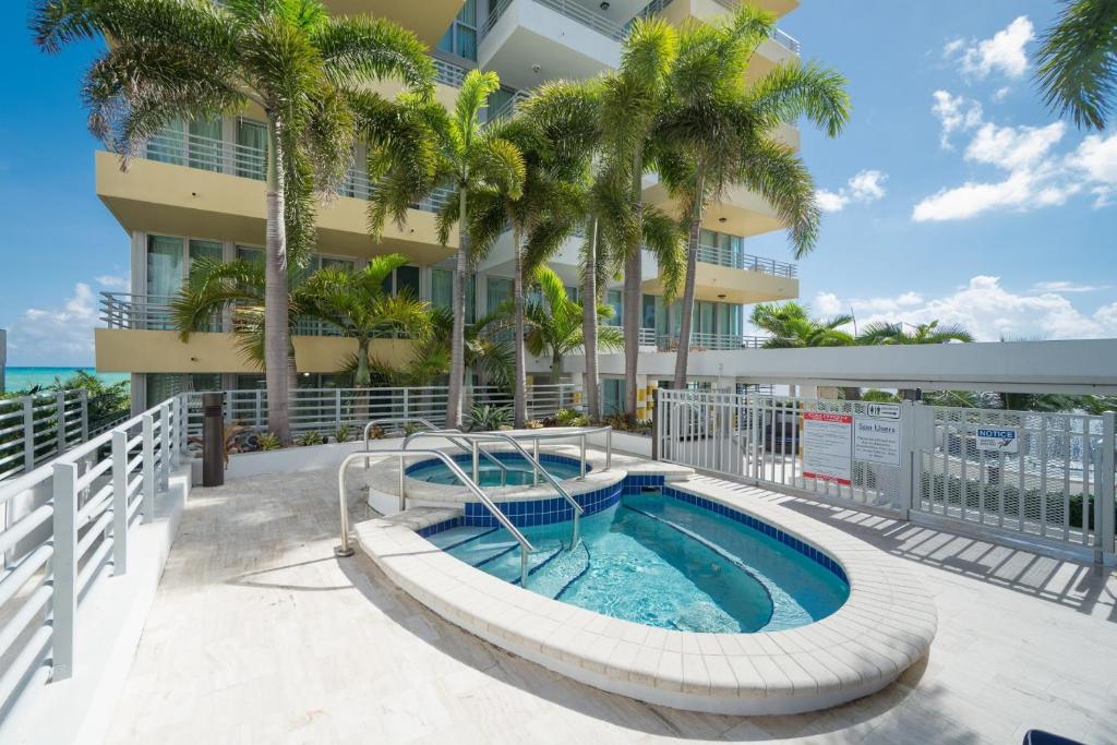 Miami Beachfront Hotel Studio with Balcony - image 5