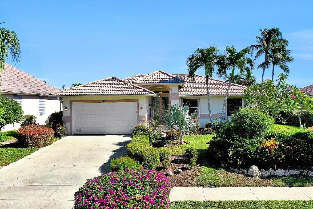 Serenity On The Water - 3 Bedroom Vacation Home On Marco Island - main image