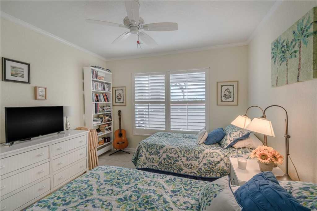 Bahia Vista 9-521 2 Bedrooms Heated Pool Spa Sleeps 4 Near Beach - image 5