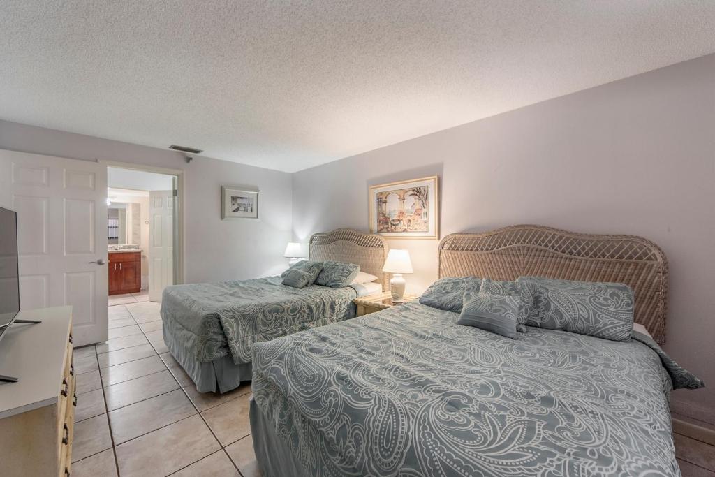 108 Beach Place Condos - image 4