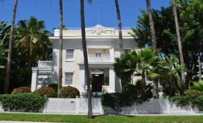 Weatherstation Inn Circa 1911 Key West