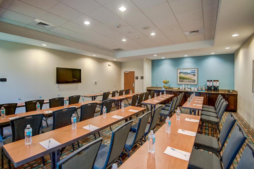 Hampton Inn Plant City - image 4