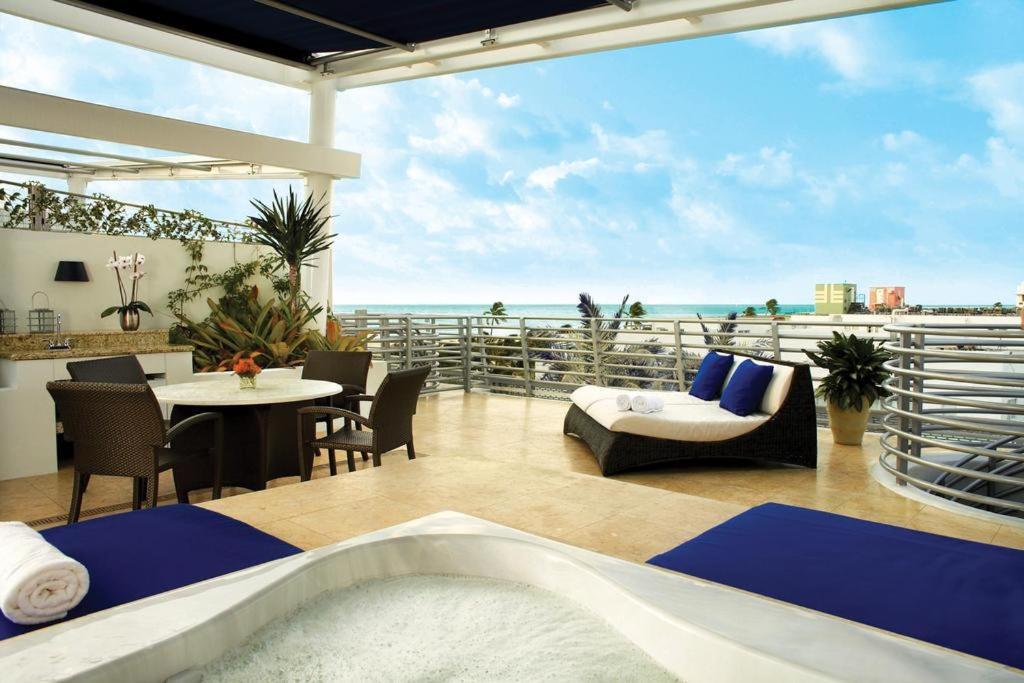 SoBe Ocean Drive Suites - main image