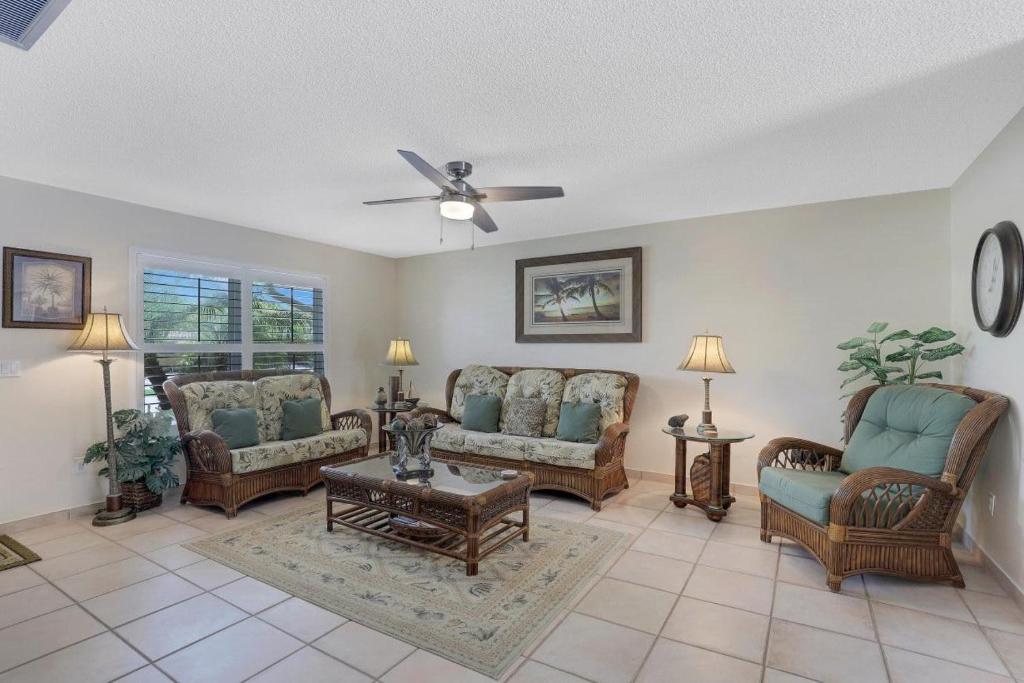 310 West Flamingo Circle - image 4