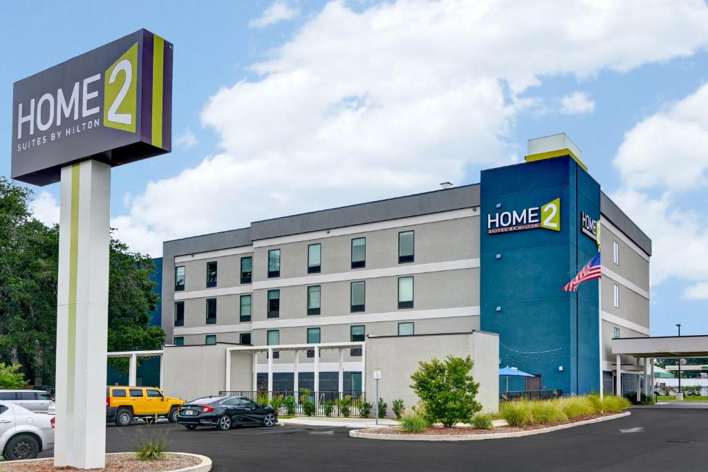 Home2 Suites Pensacola I-10 At North Davis Hwy - image 4