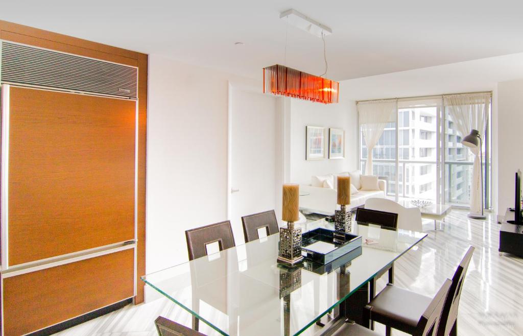 LUXURY 5-STAR CONDO @47TH floor in Icon Brickell ! - image 3