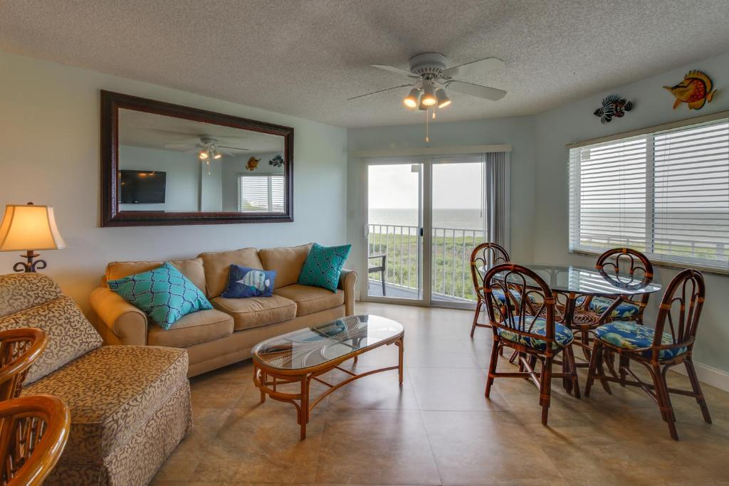 Oceanside Retreat - main image