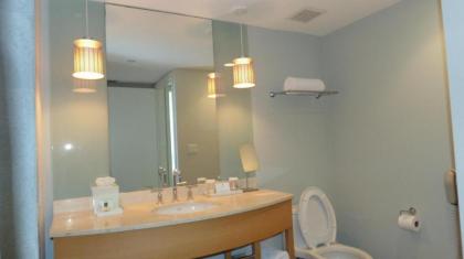 Sunny Isles ocean view 1 bedroom at Marenas Resort 20th - image 5