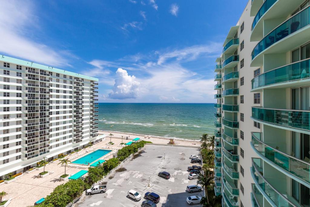 Ocean Front 1 bedroom at Tides Hollywood 11th - image 4