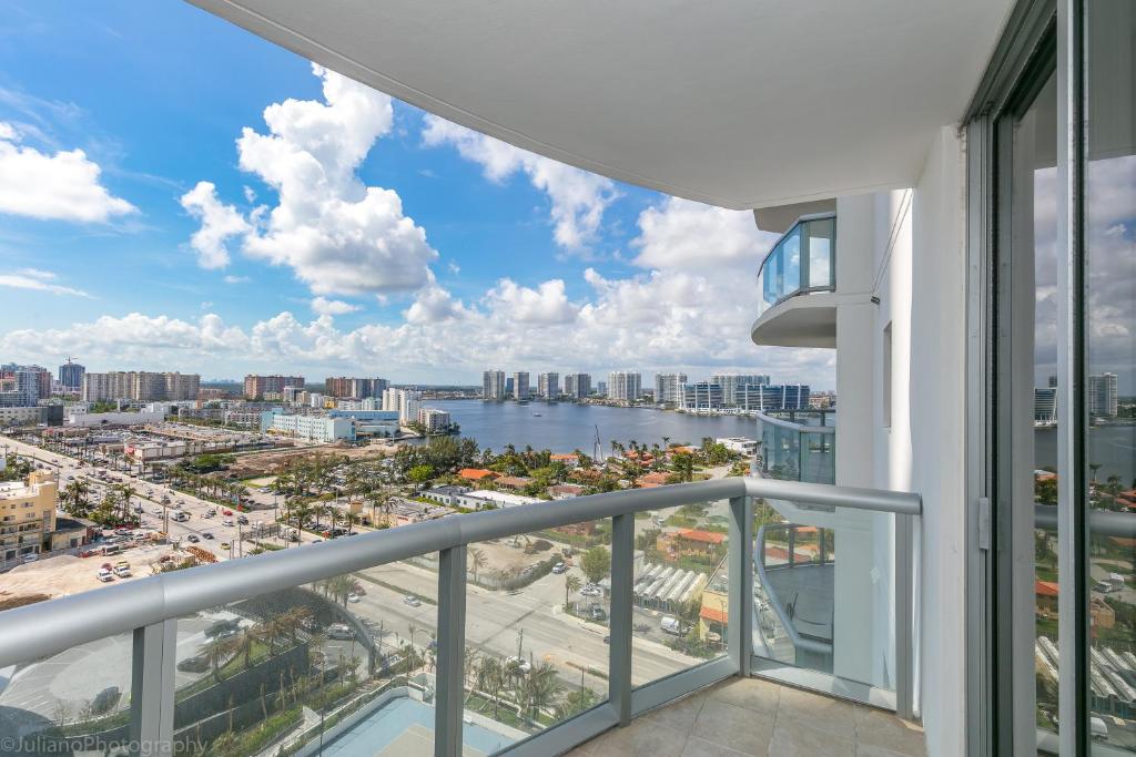 Ocean View Sunny Isles 2 bedroom at Marenas 19th - image 2