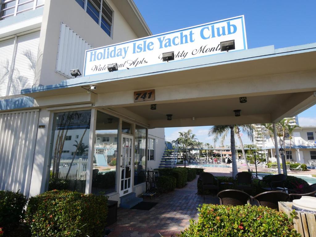 Holiday Isle Yacht Club - image 2