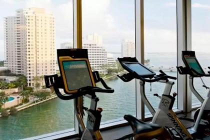 Miami Luxury Condo in Brickell! Free SPA and Gym - image 3