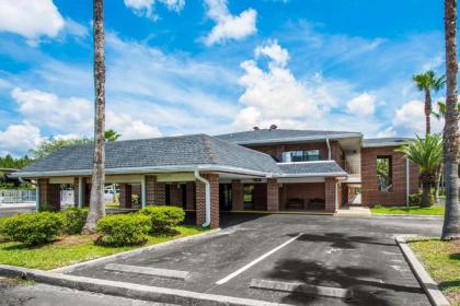 Econo Lodge Jacksonville - image 3