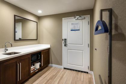 Hampton Inn & Suites West Melbourne-Palm Bay Road - image 4