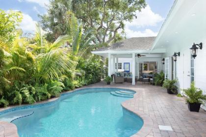 Palm Beach Oasis - 3bd3ba - Private Pool & Parking - image 2