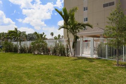 Candlewood Suites Miami Intl Airport - 36th St an IHG Hotel - image 5