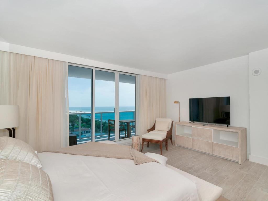 3 Bedroom Direct Ocean Front located at 1 Hotel & Homes -919 - image 2