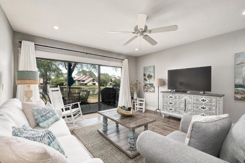 Beachwalk Villa 5072 - image 2