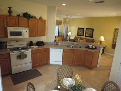 Five Bedroom Kissimmee Pool Home - image 4