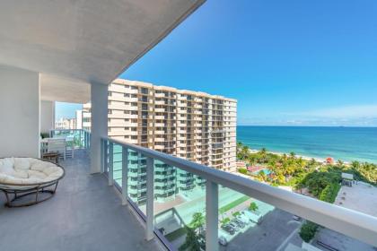 Direct Ocean View 2 Bedroom located at 1 Hotel & Homes -1122 - image 4