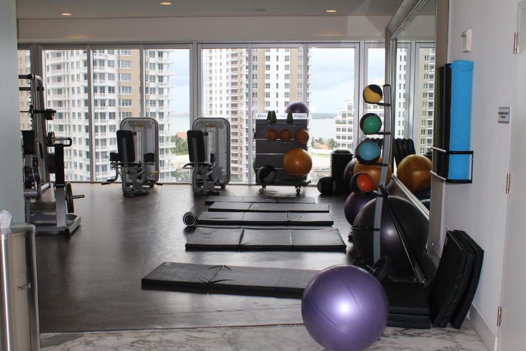 Luxury 5star Condo at 34th floor Icon Brickell 1 bed one bath - image 5