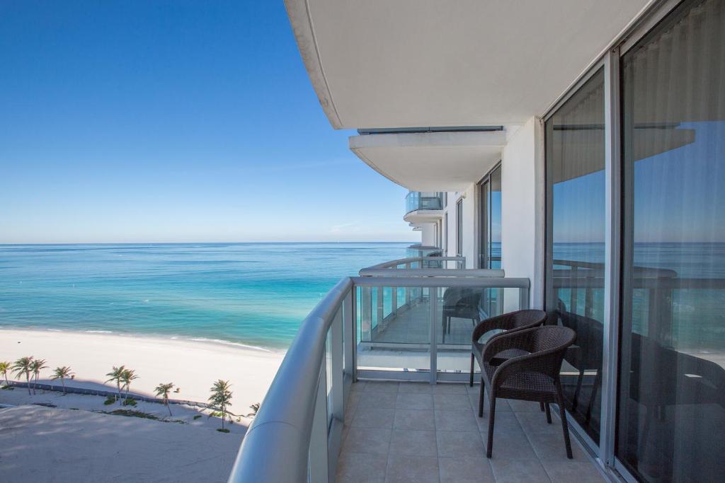 Marenas Resort 1BD Ocean View in Sunny Isles - image 5