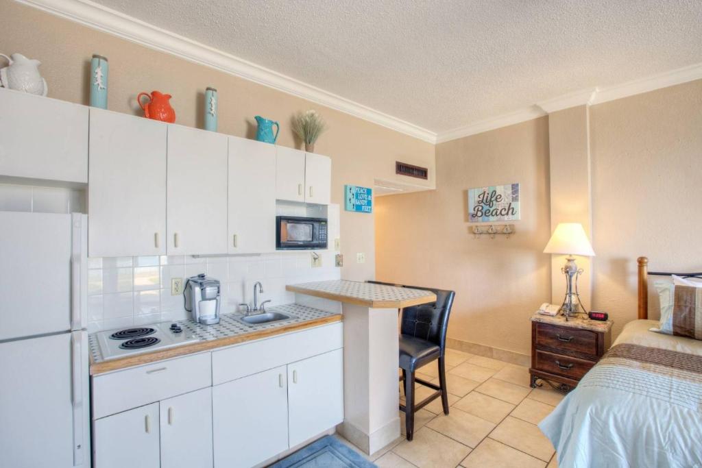 Beach Condo Unit #103 - image 5