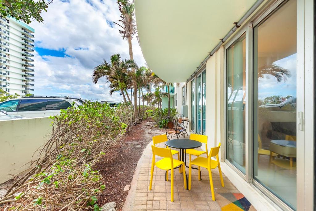 1 Bedroom Hollywood Beach at Tides 1A - image 3