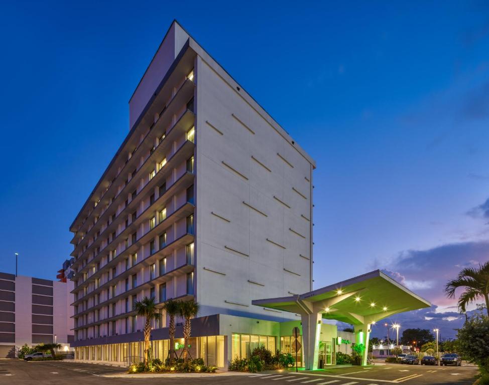 Holiday Inn Miami North I-95 an IHG Hotel - main image