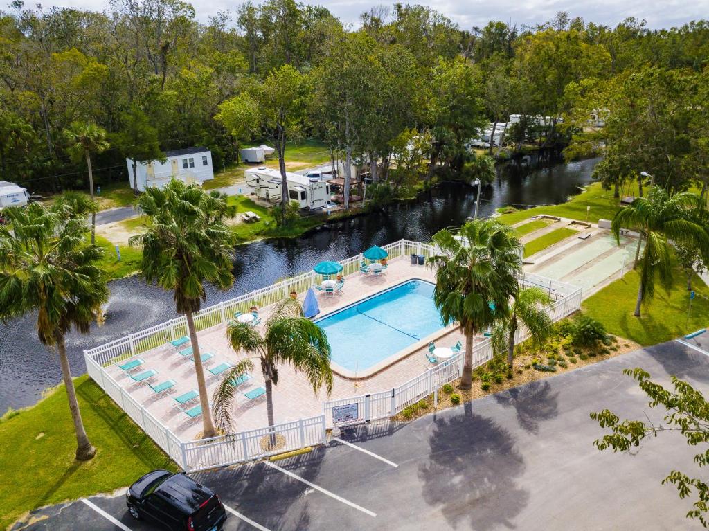 Homosassa River RV Resort - image 3