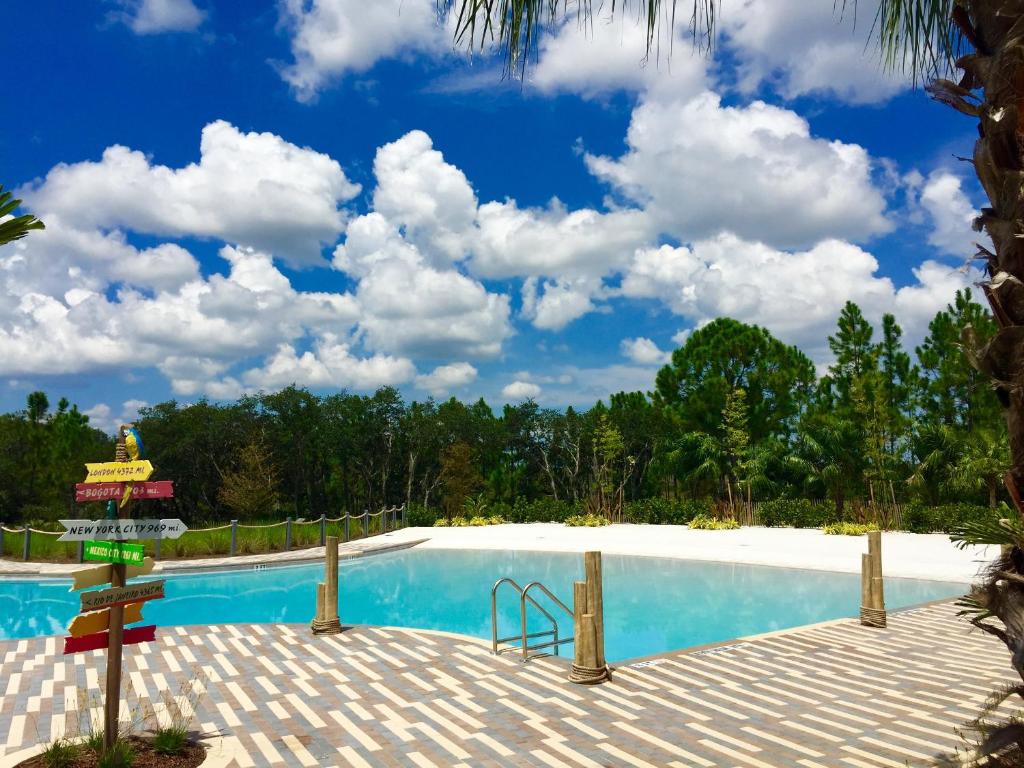 Five Bedroom w/ Pool Close to Disney Festival 302 - image 2