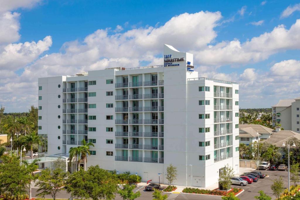 TRYP by Wyndham Maritime Fort Lauderdale - main image